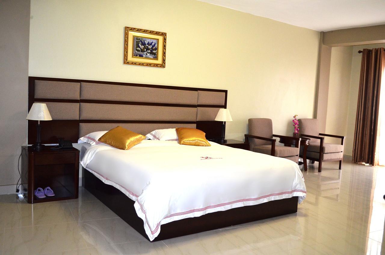 Hillside Plaza Hotel Kampala Bagian luar foto