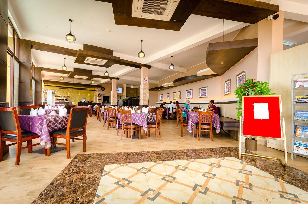 Hillside Plaza Hotel Kampala Bagian luar foto